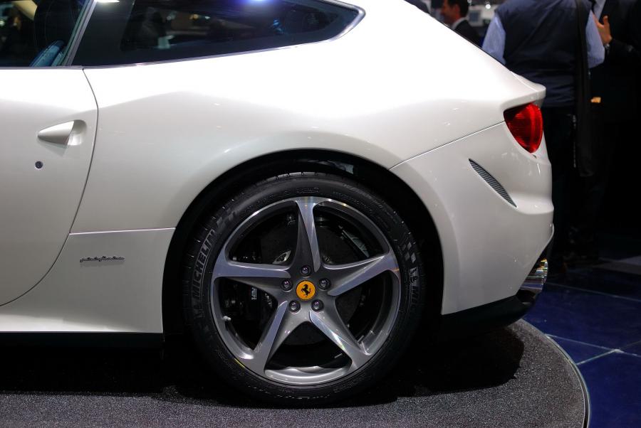  Ferrari FF 2011 года  (фото 116 из 195)